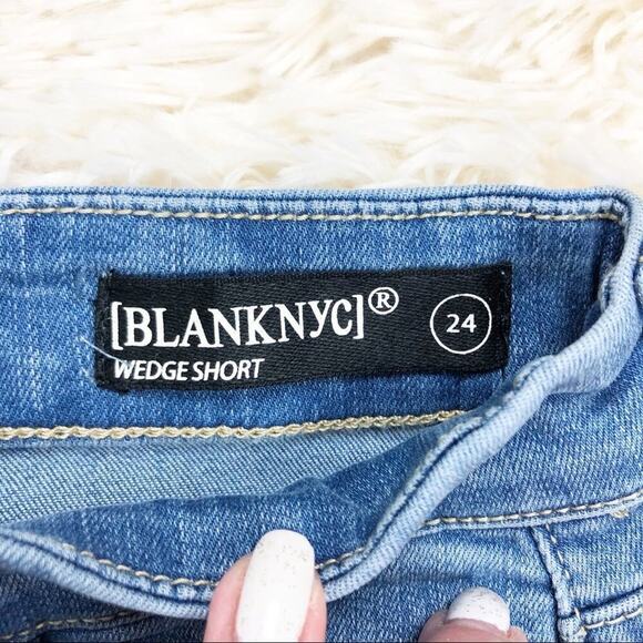 NWT BLANKNYC Denim Puppy Love Denim Wedge Shorts Size 24 - Picture 12 of 14